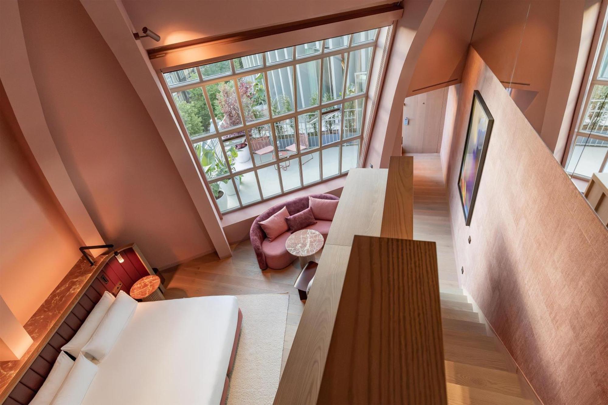 Family Connecting Cupula Suite