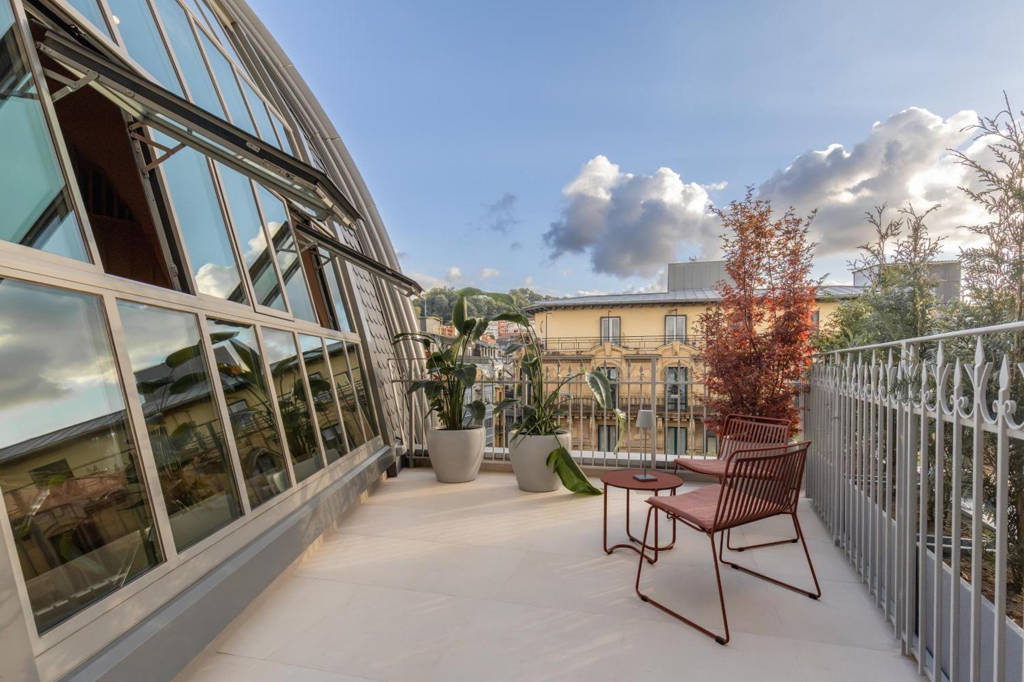 Family Connecting Cupula Suite