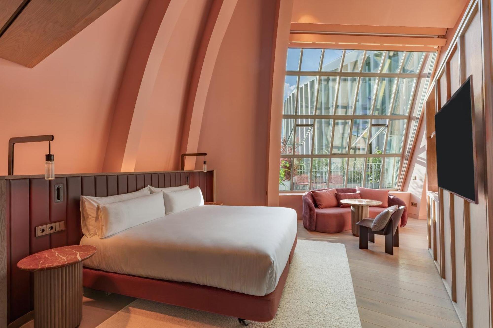 Family Connecting Cupula Suite