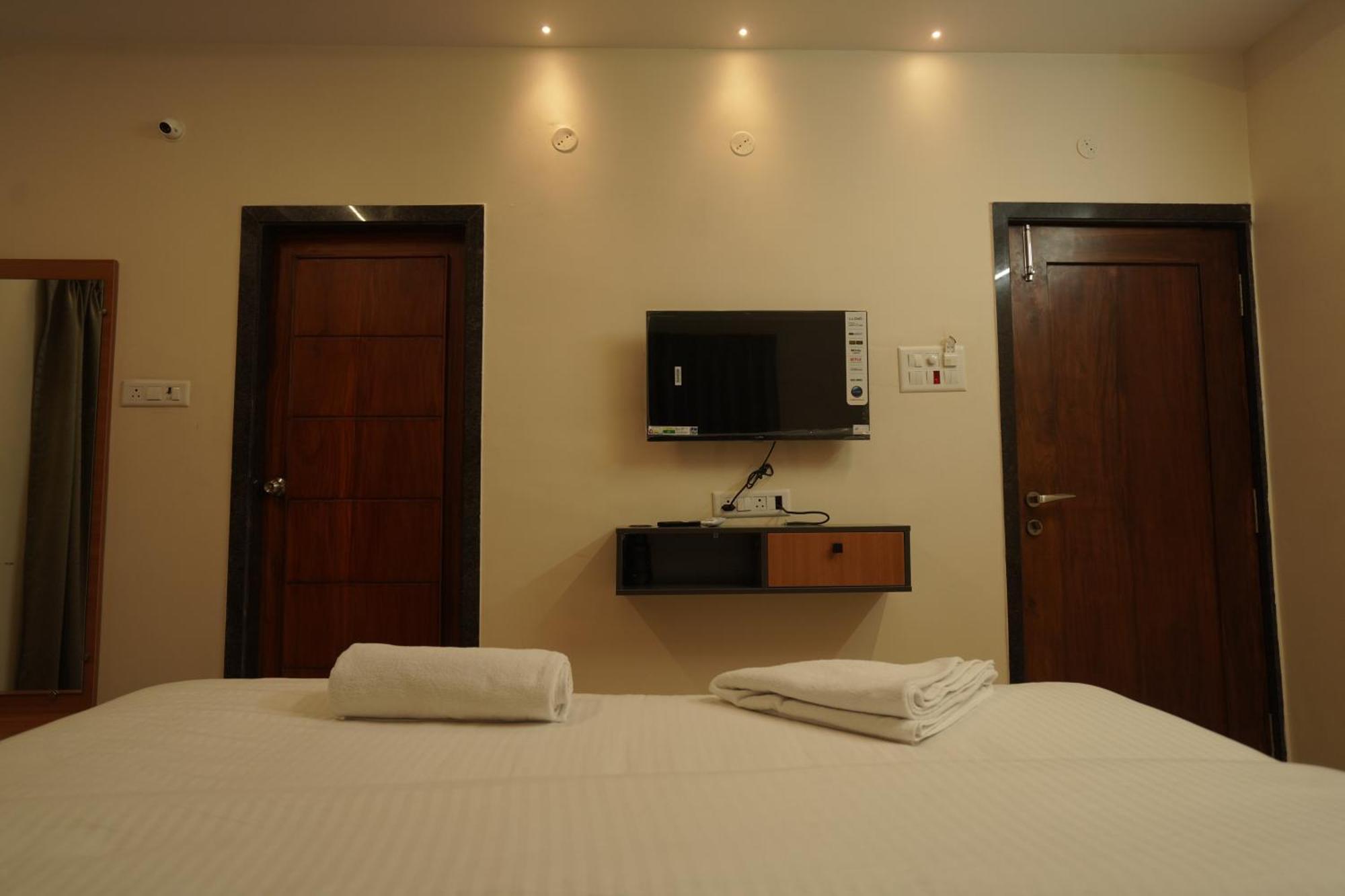 Deluxe Double or Twin Room