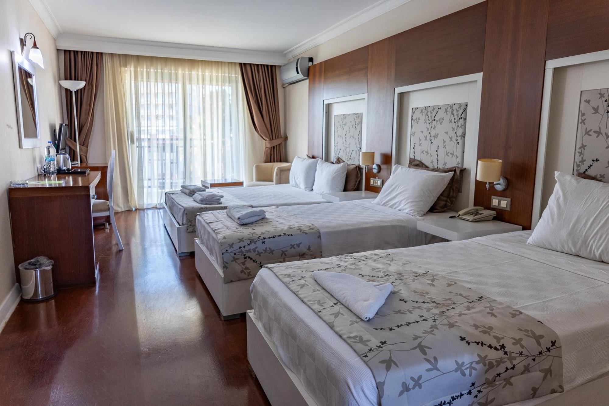 Deluxe Üç Kişilik Oda