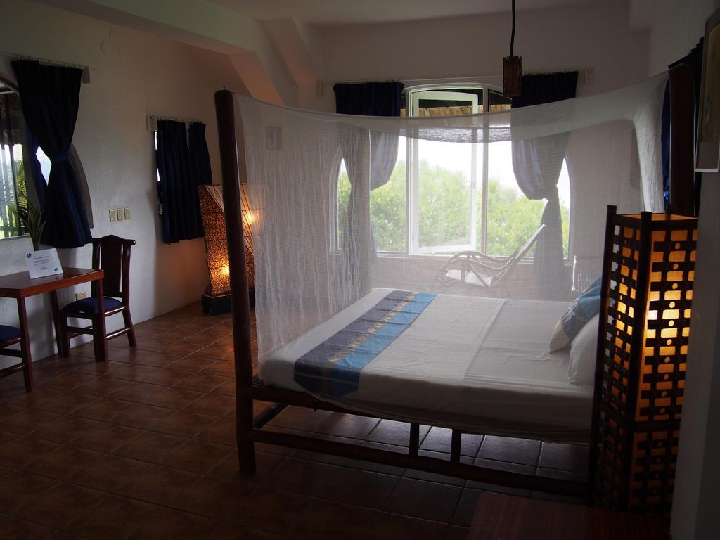 Honeymoon Suite