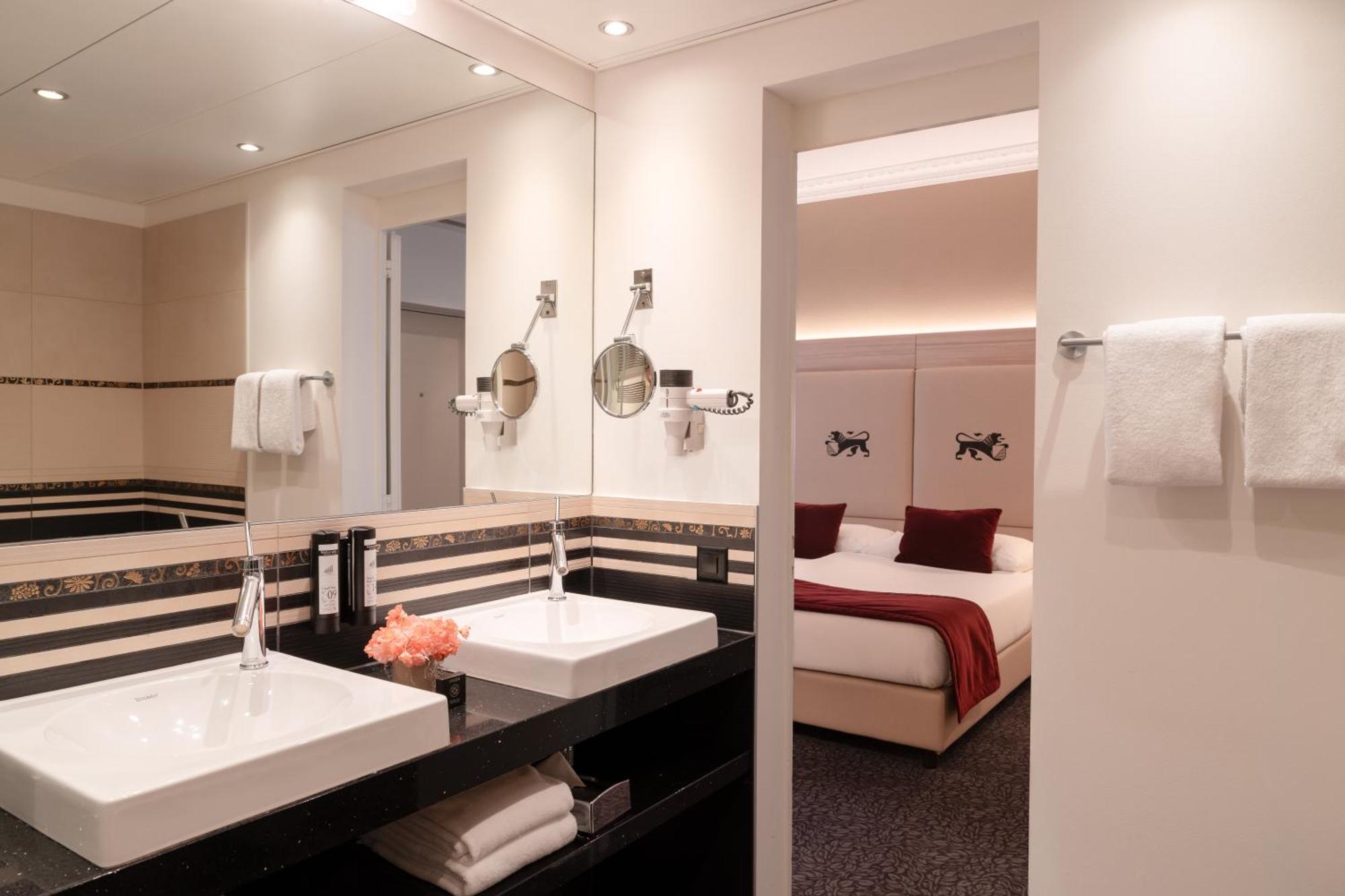 Deluxe Top View Room with Balcony