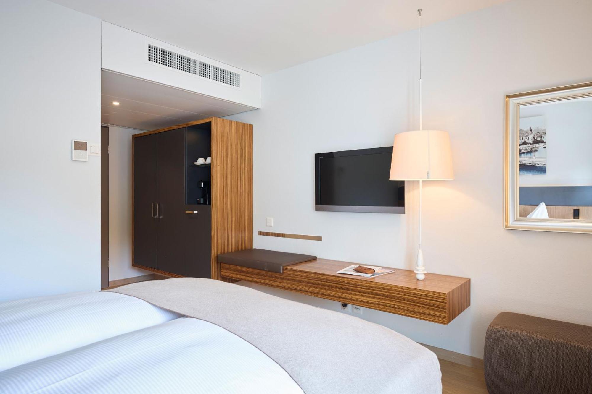 Double Room Lake View without Balcony