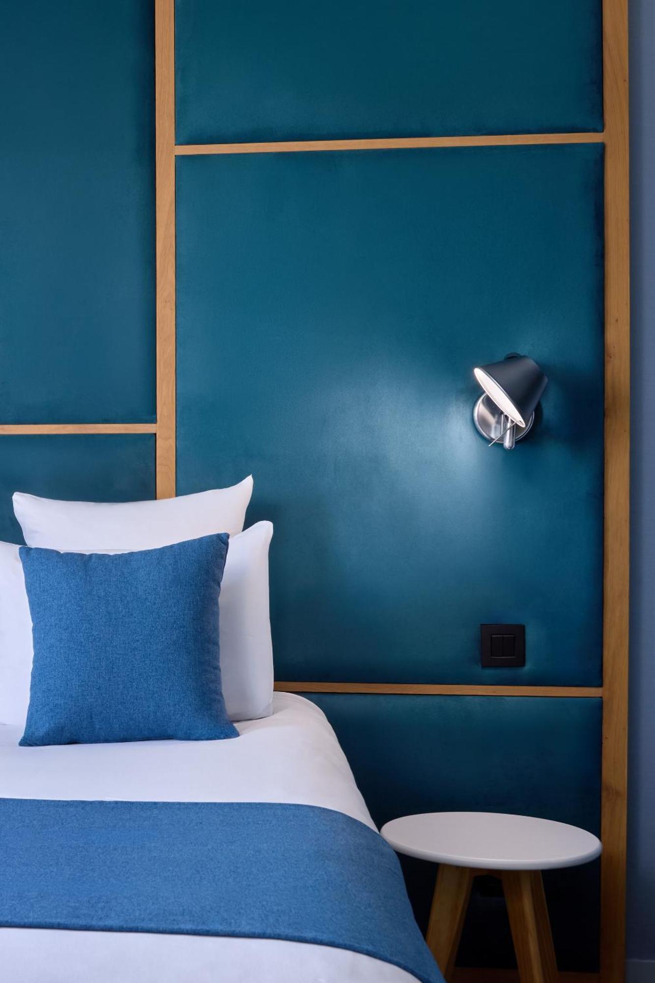 Quarto com Cama de Casal/ 2 de Solteiro