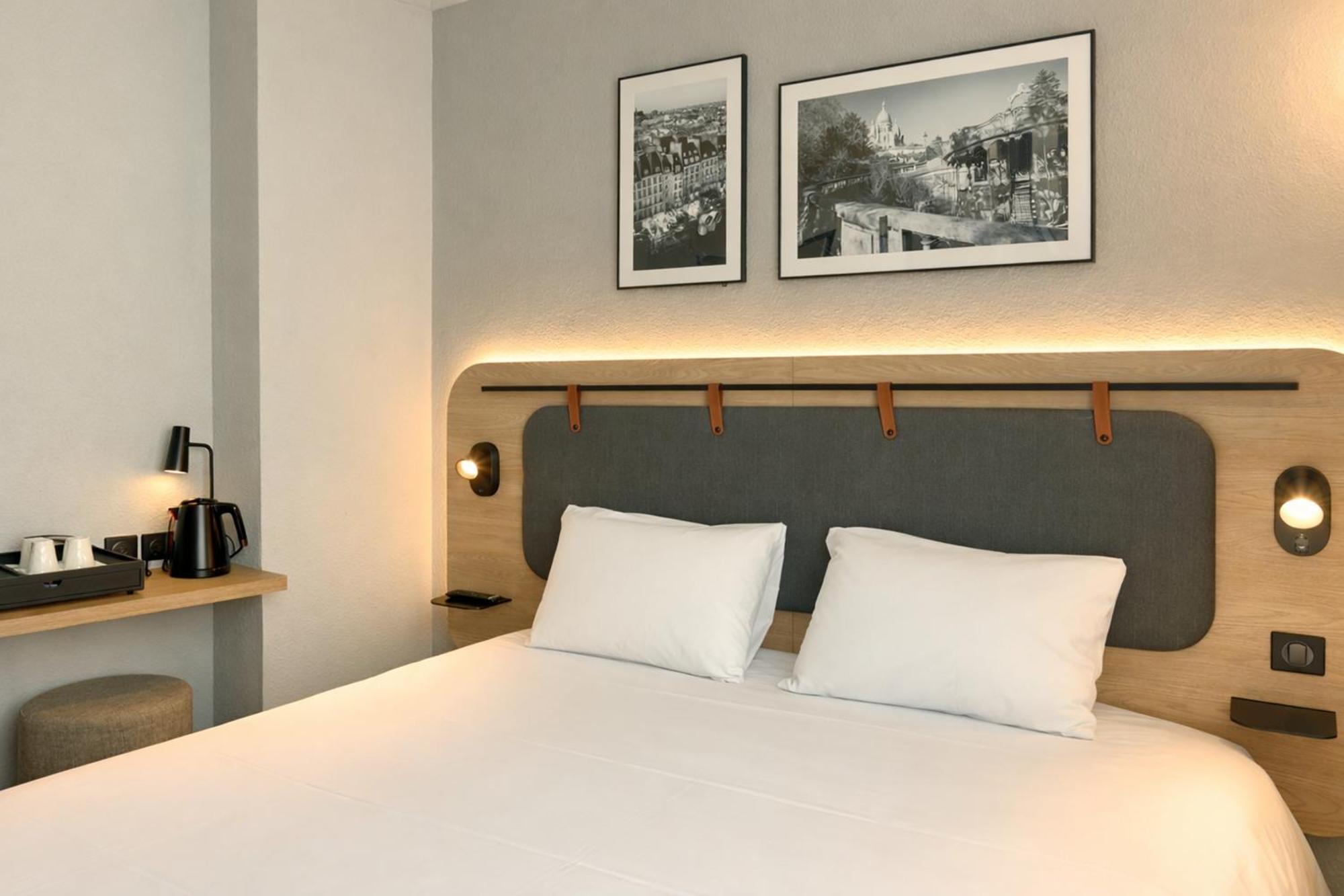 Standard Room - 1 Queen Bed
