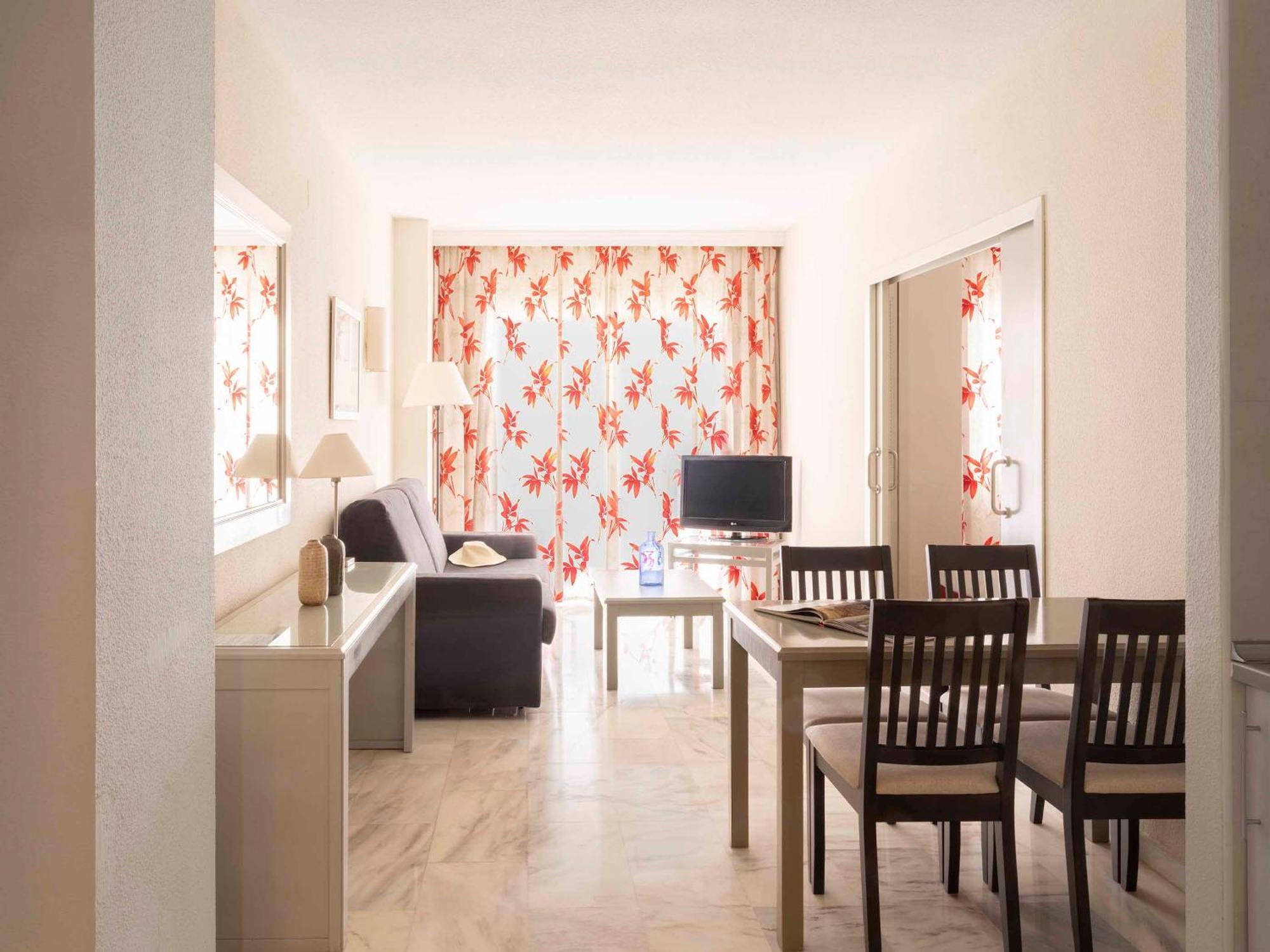 One-Bedroom Apartment with Terrace (2 Adults)