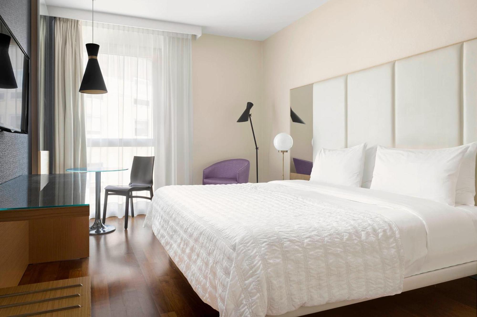 Grotere Executive Tweepersoonskamer met Kingsize Bed en Uitzicht op de Stad