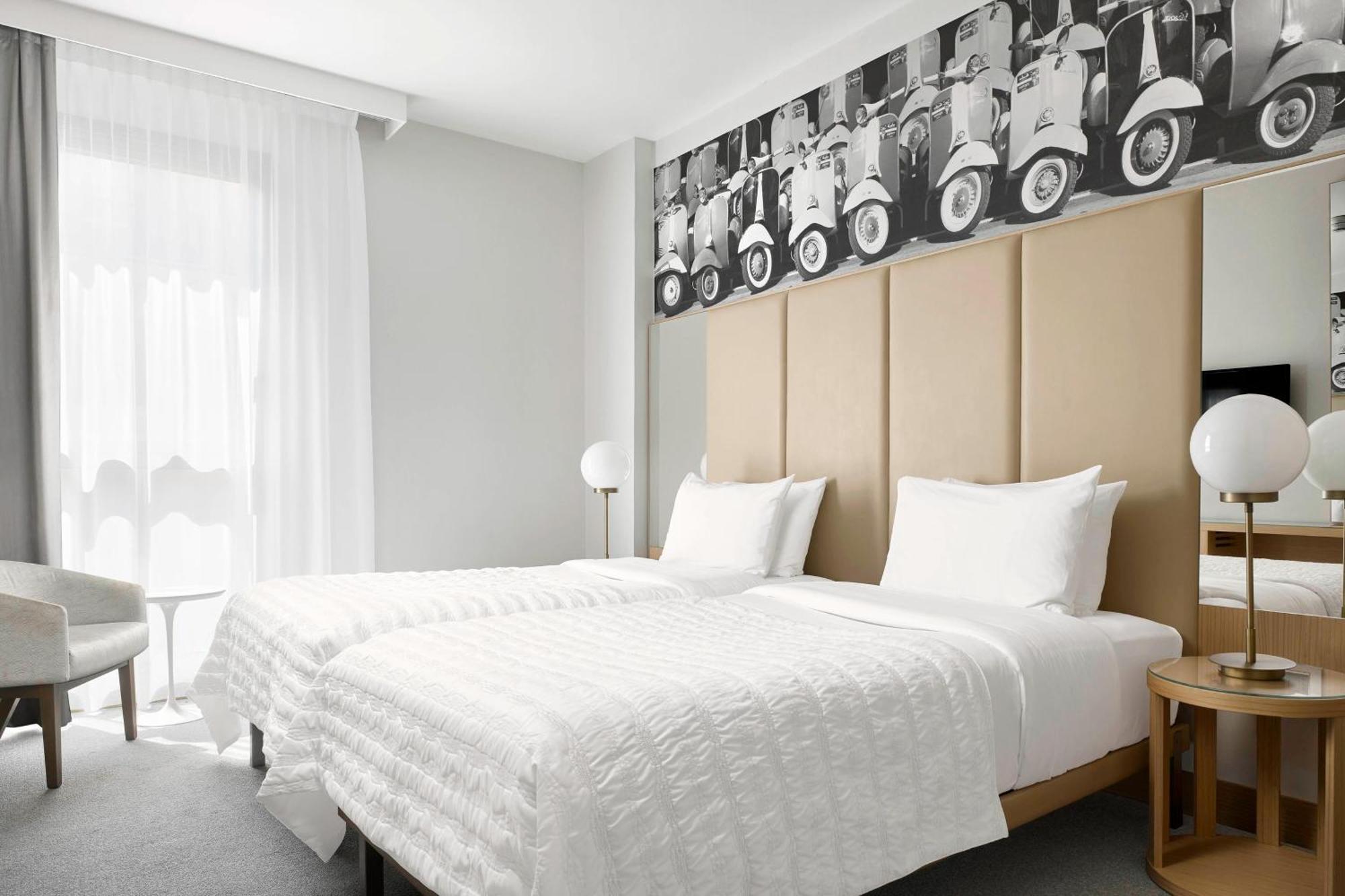 Kleinere Superior Tweepersoonskamer met 2 Aparte Bedden