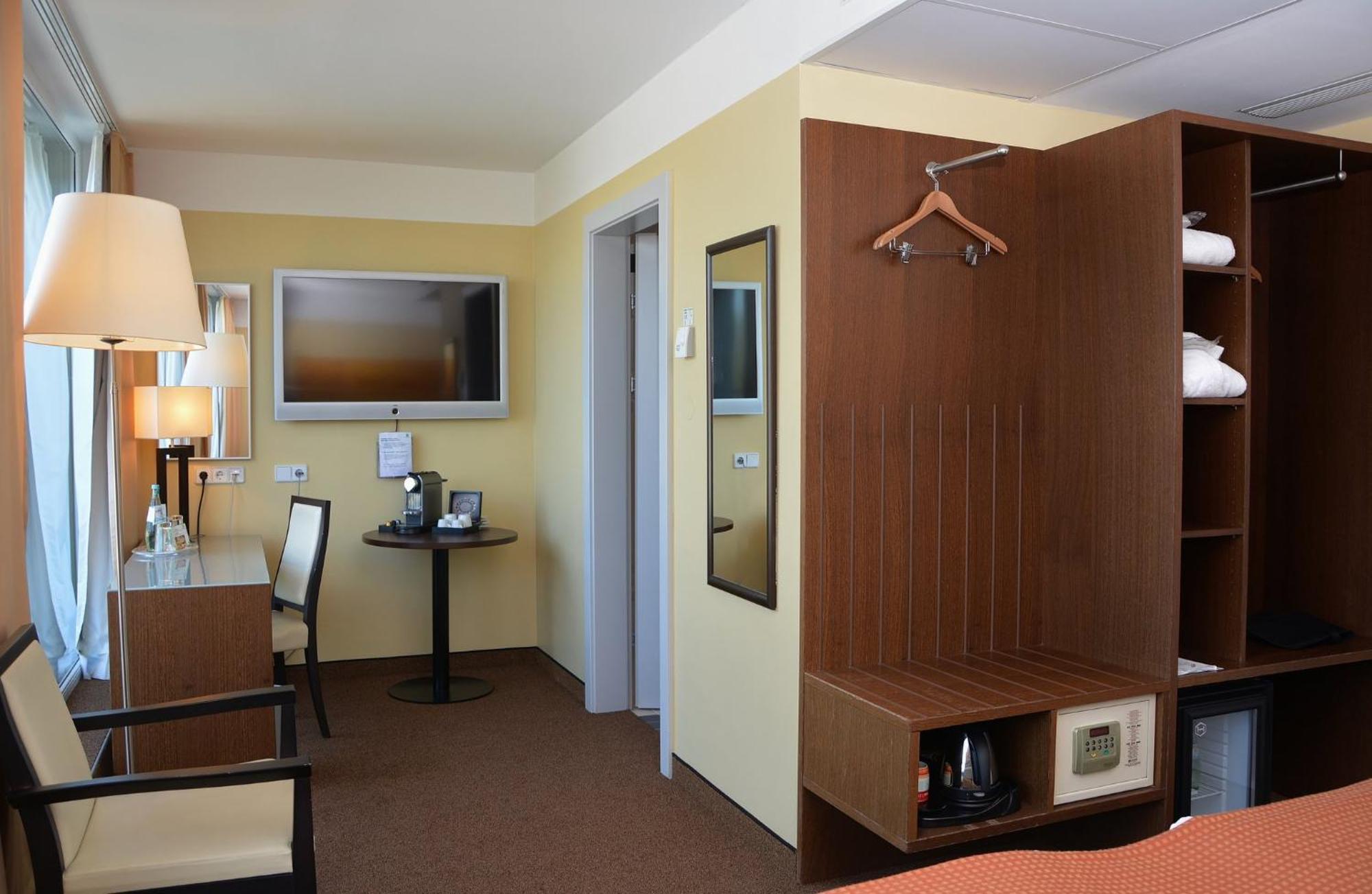 Premium Twin Room