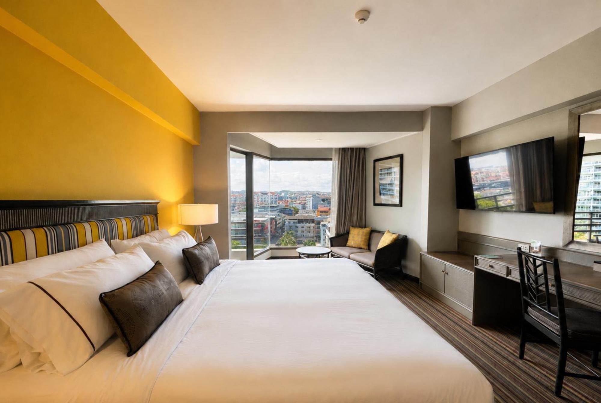 Deluxe City View King Bed