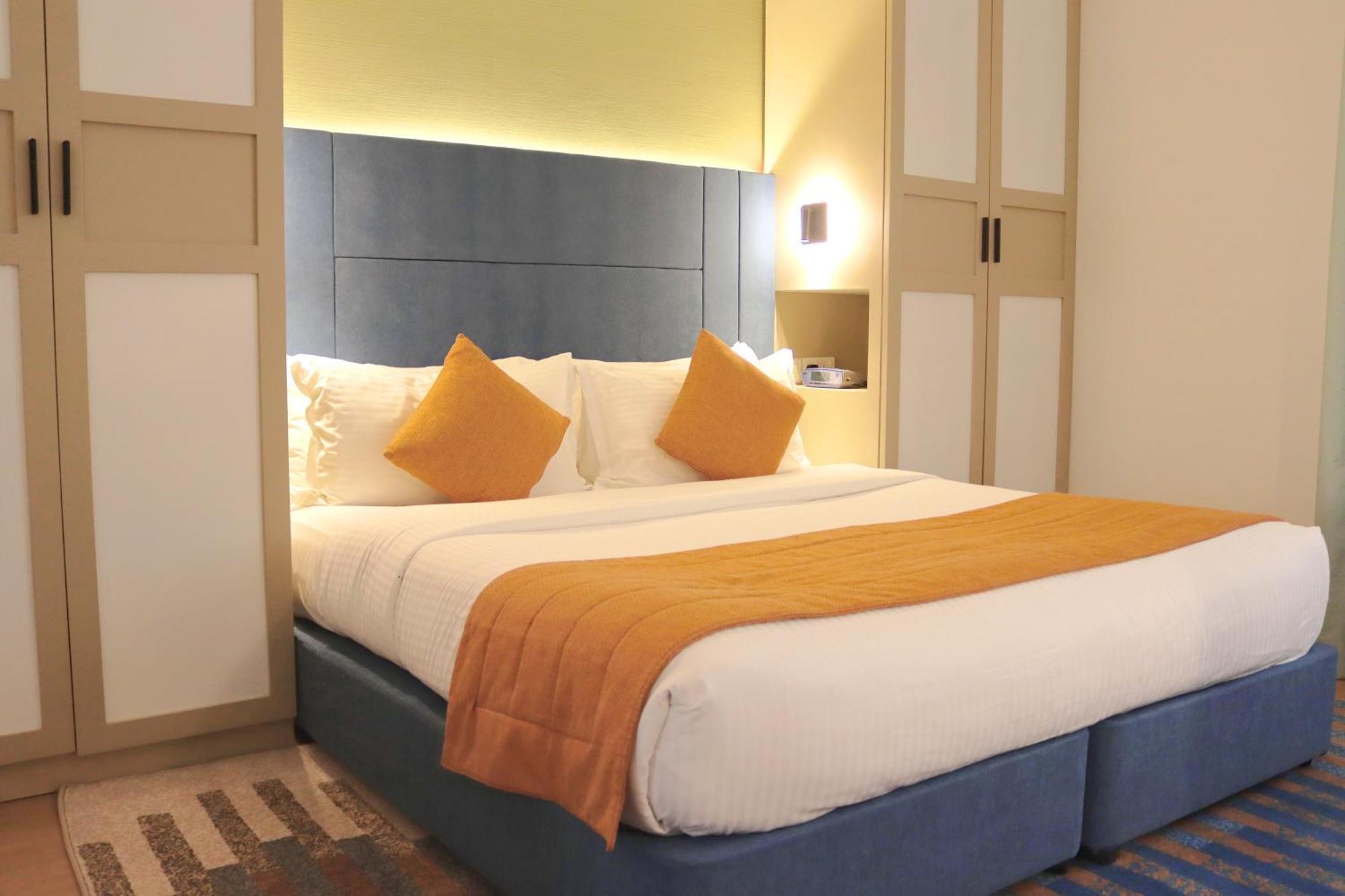 Deluxe One-Bedroom Suite