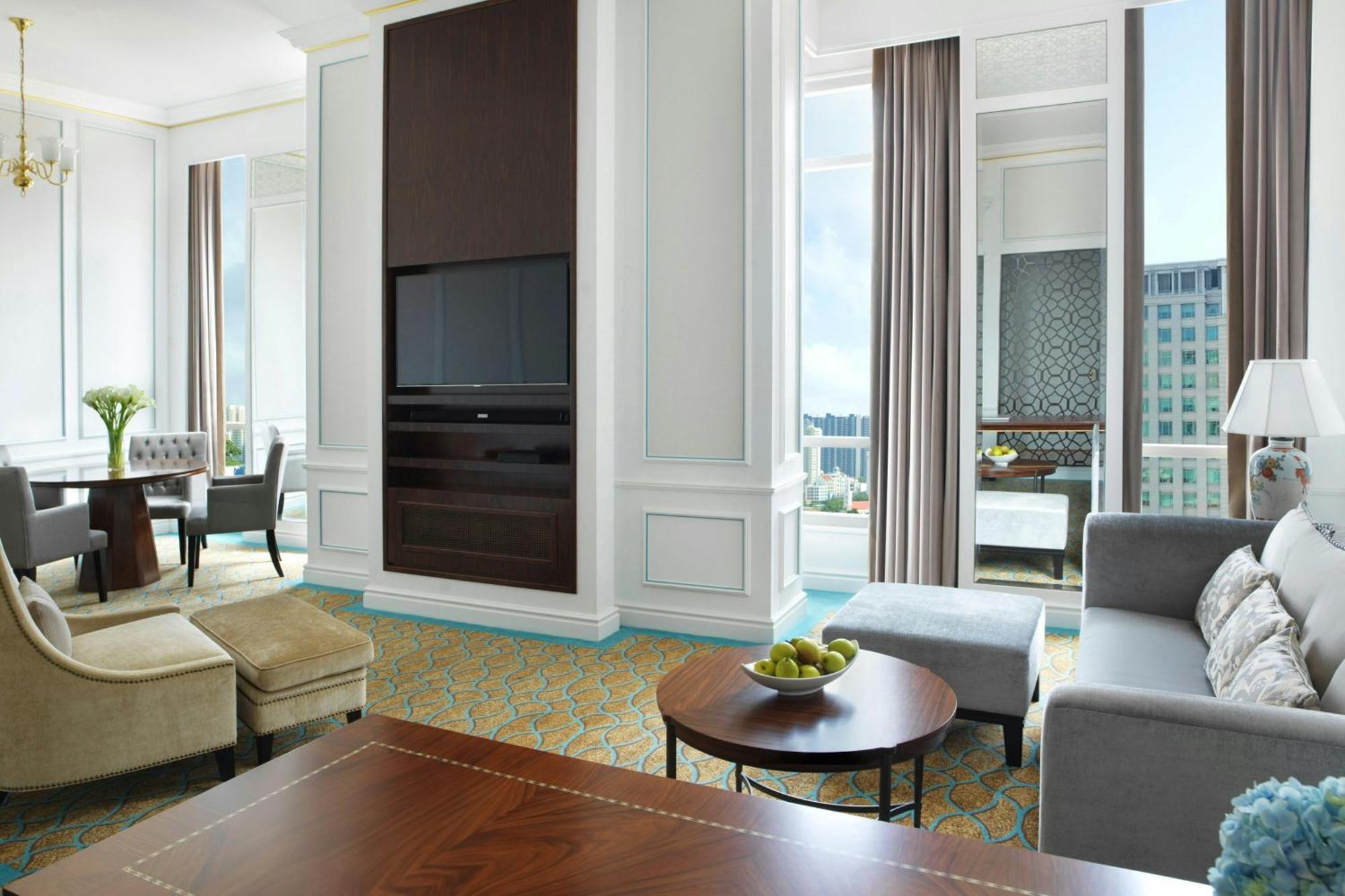 One-Bedroom Premier King Suite Club Access
