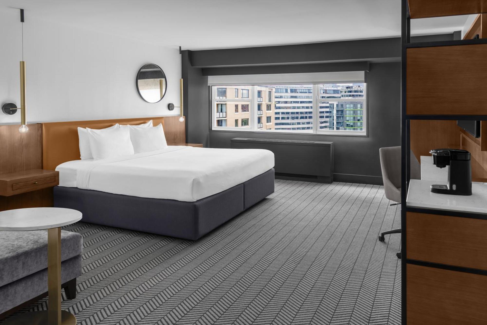 Deluxe King Room City View Hearing Accessible