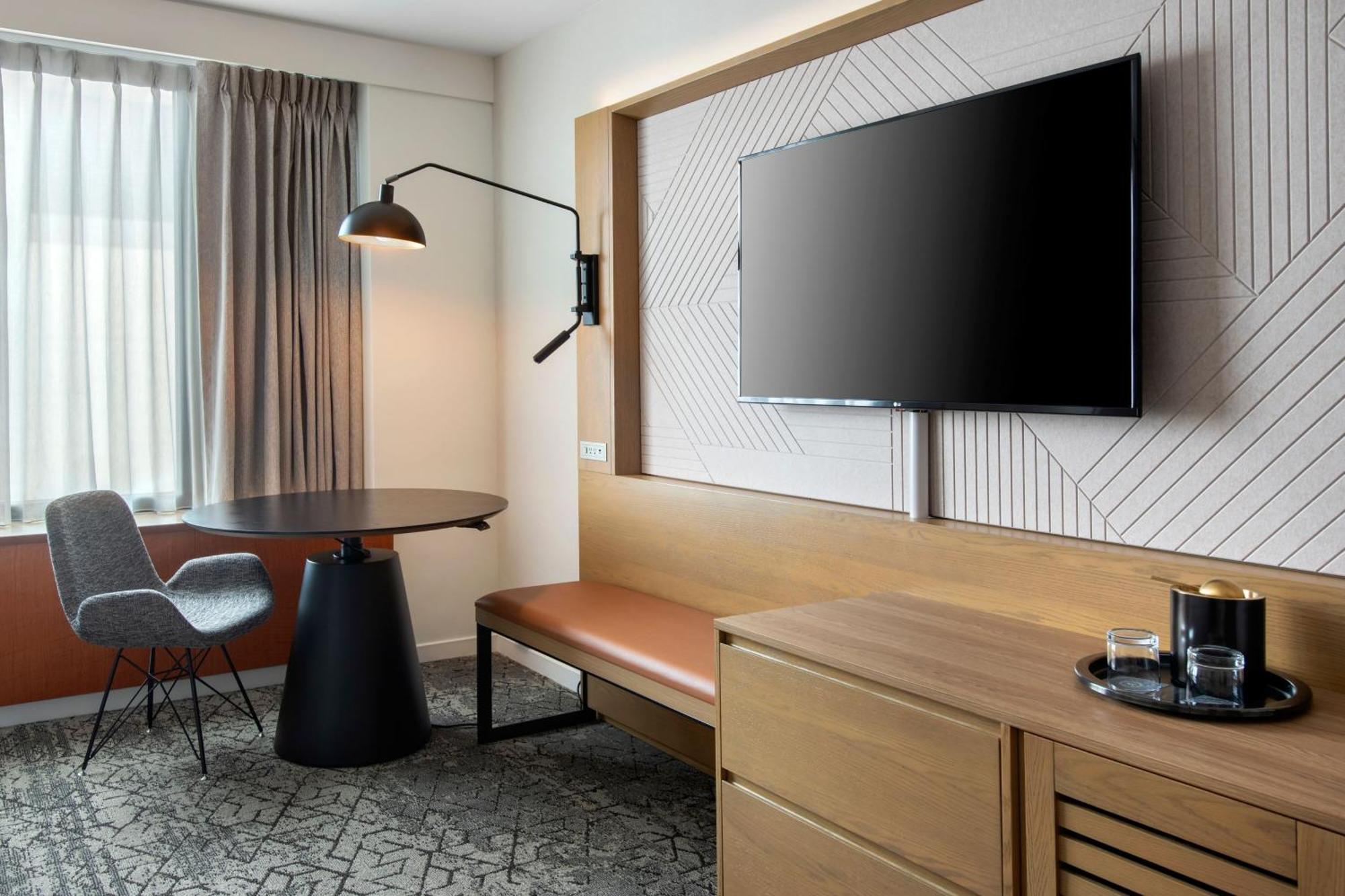 Chambre Lit King-Size - Vue sur Rivière