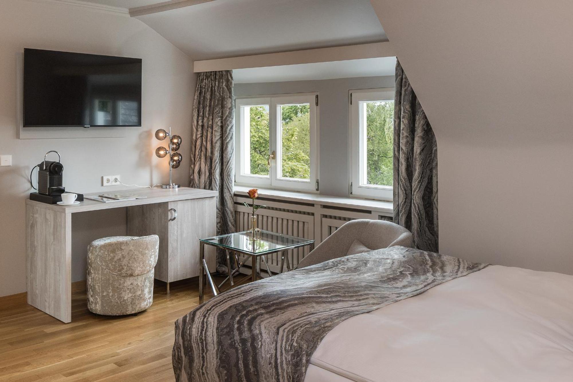 Classic Single Room