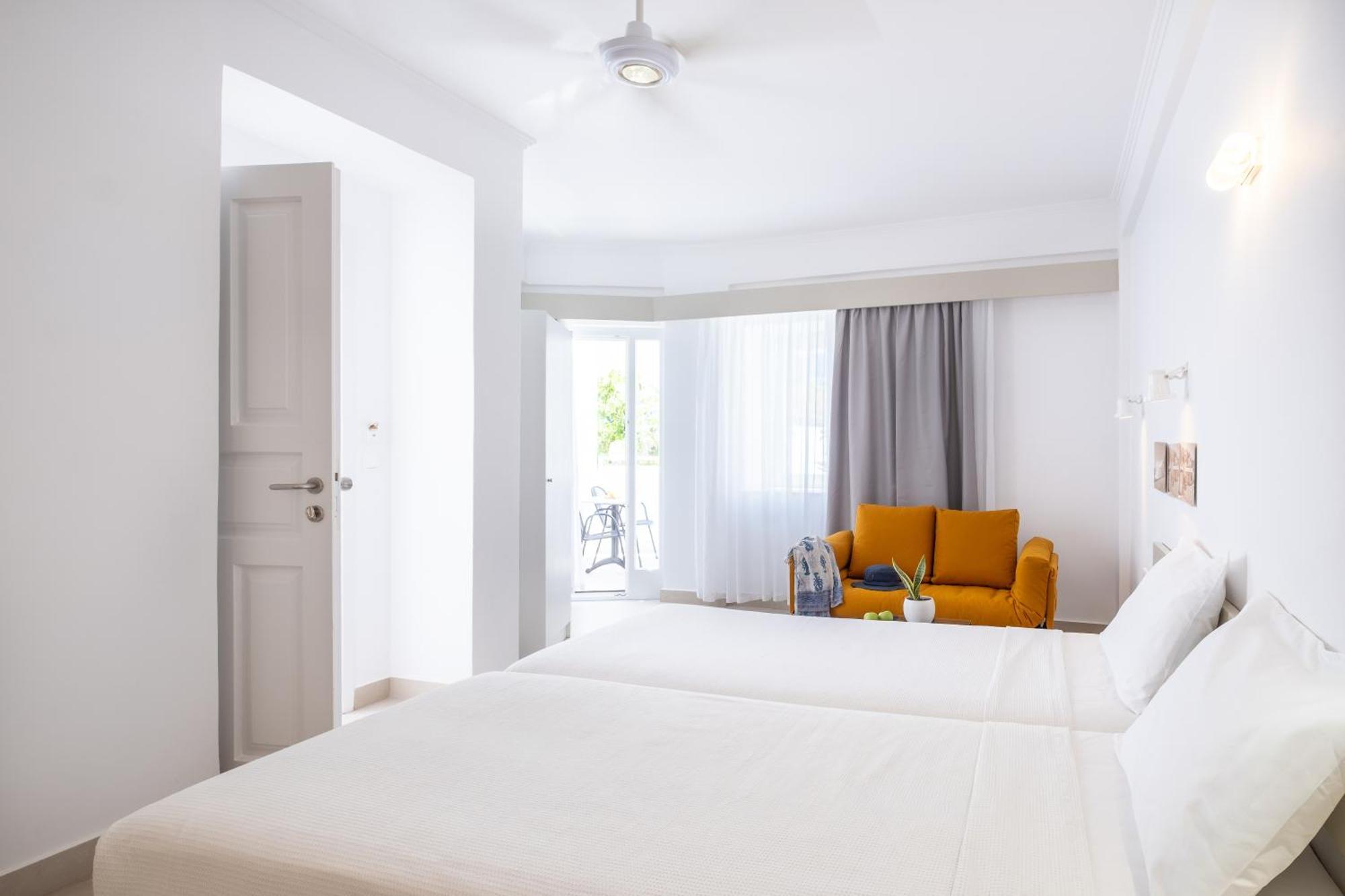 Doppel- oder Zweibettzimmer mit Blick auf den Innenhof