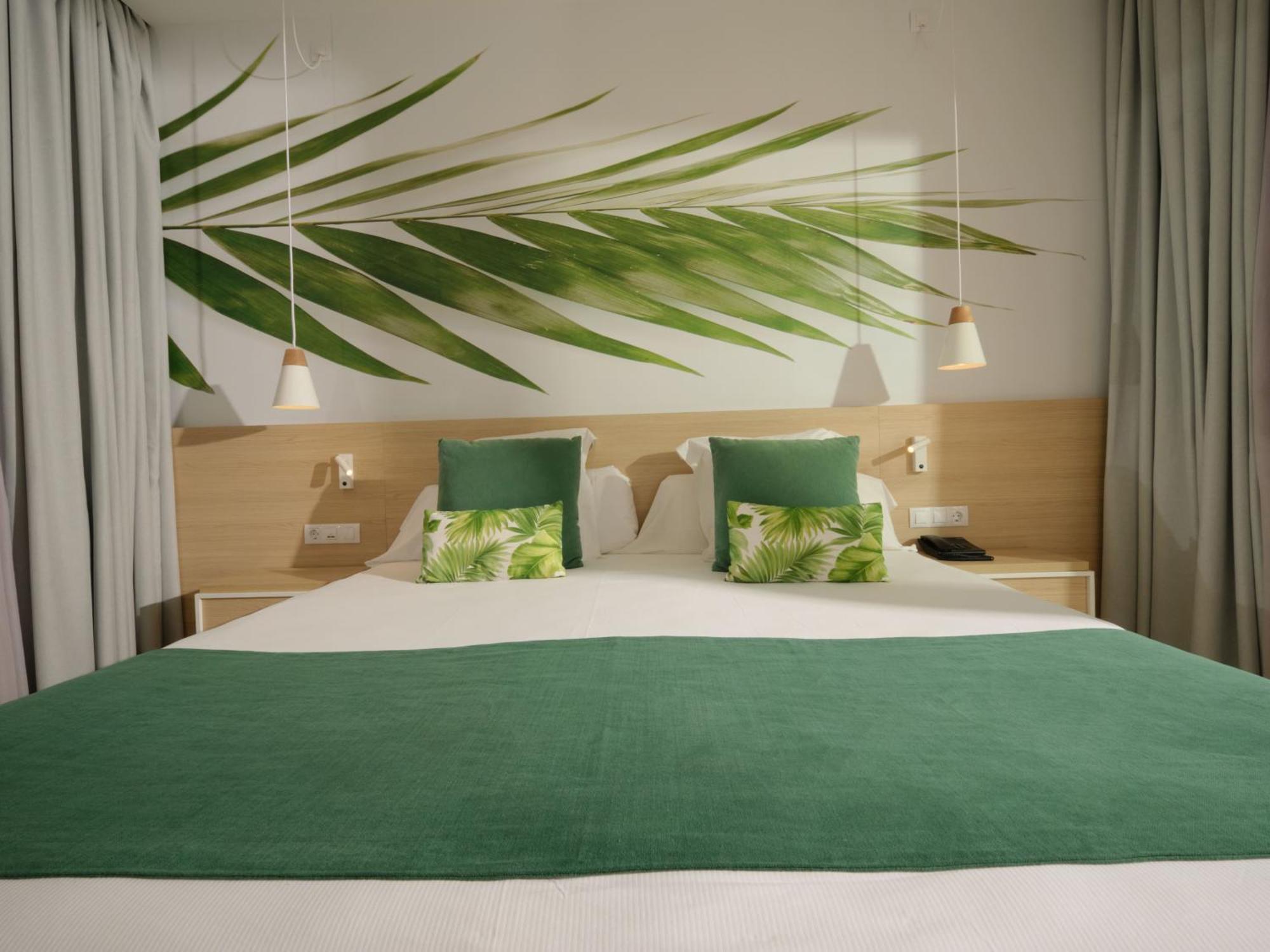 Junior Suite met Uitzicht op het Zwembad