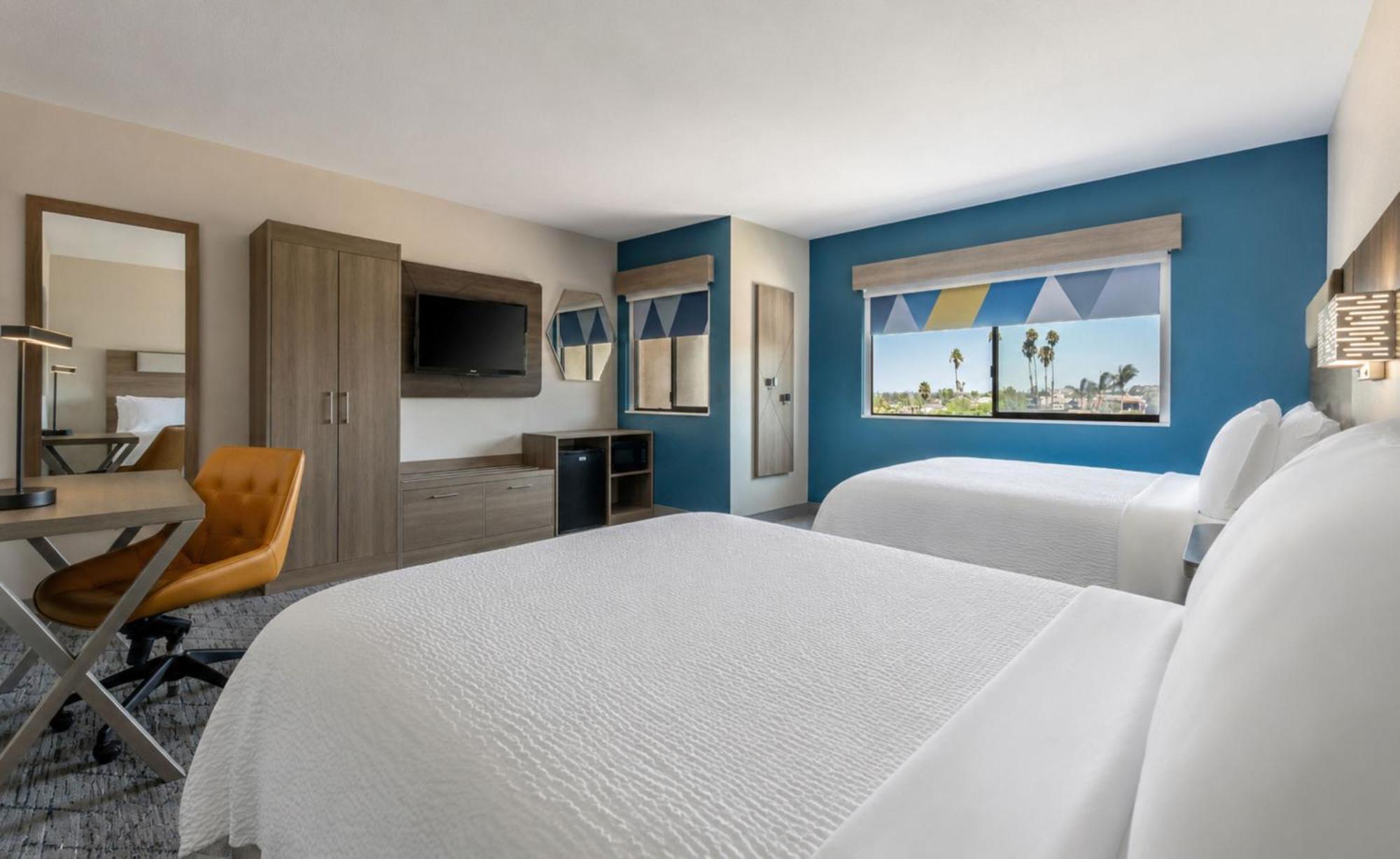 Queen Room with Two Queen Beds and Communications Mobility Accessible Roll-In Shower