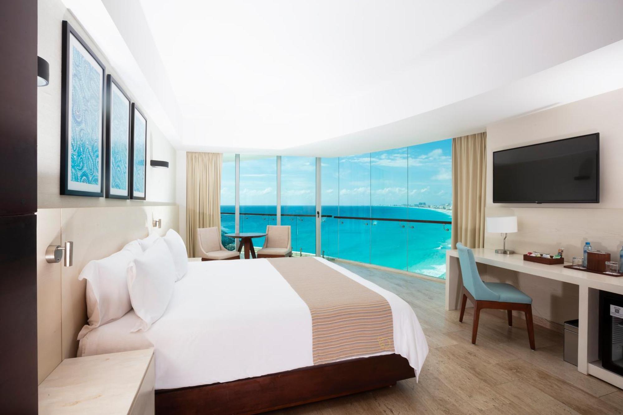 Altitude Corner Suite Ocean Front