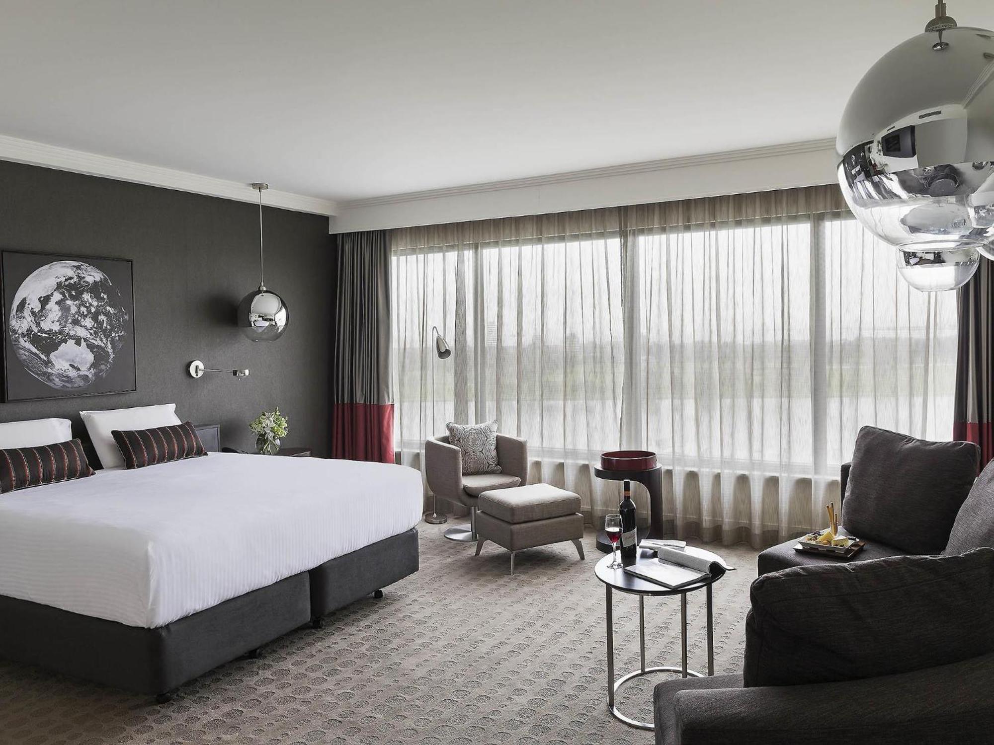 Deluxe King Room Lake View