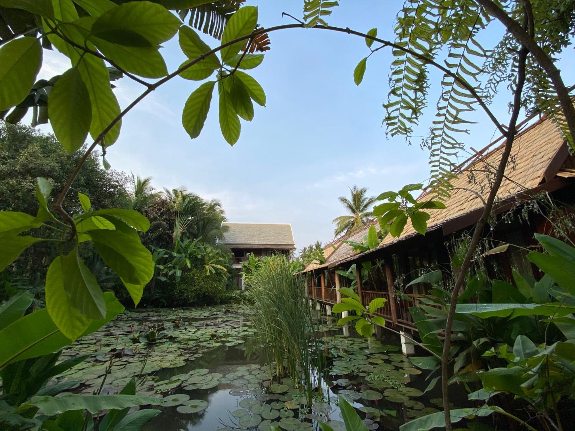 Bungalow with Pond View