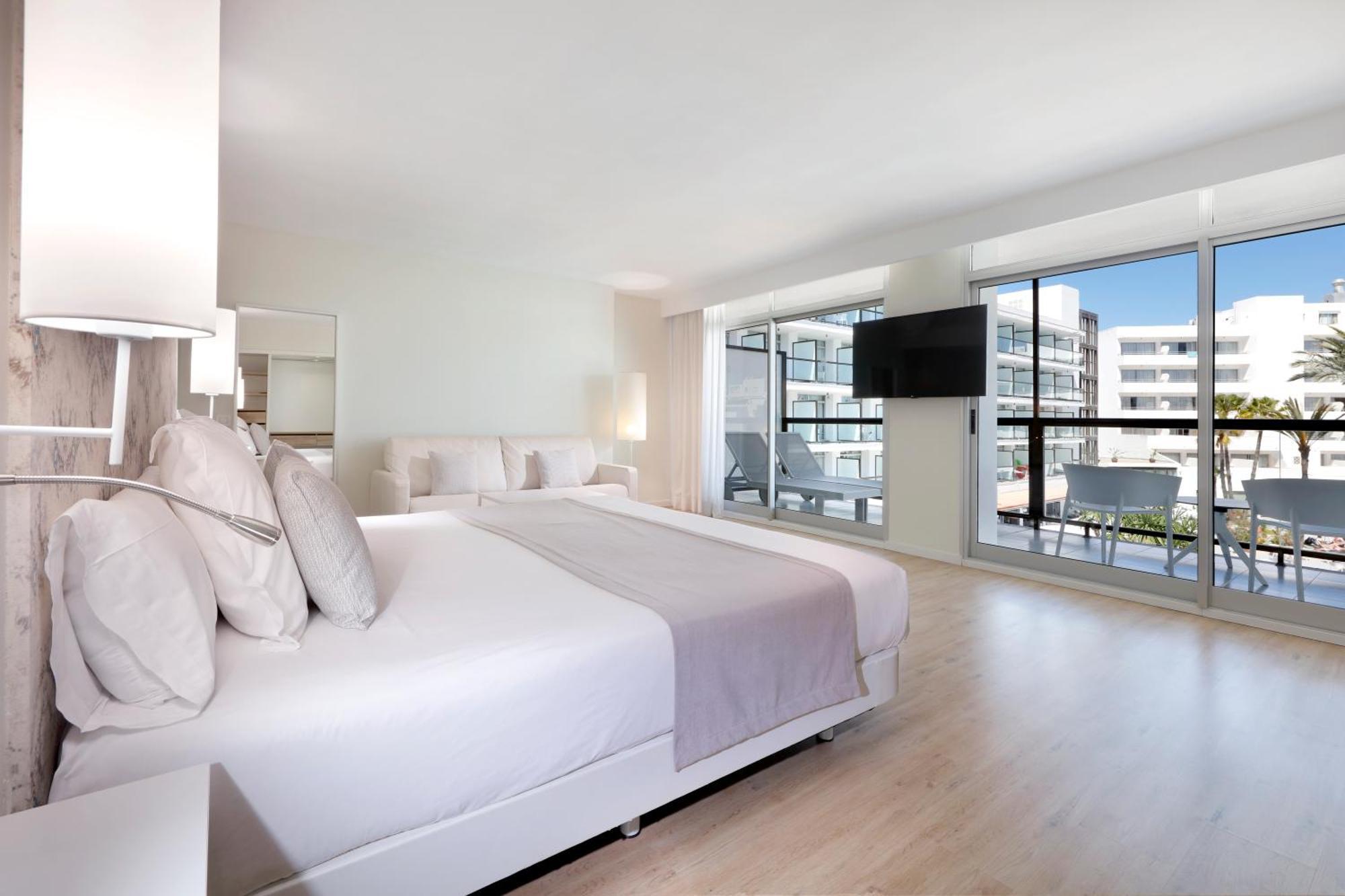 Junior Suite Pool View