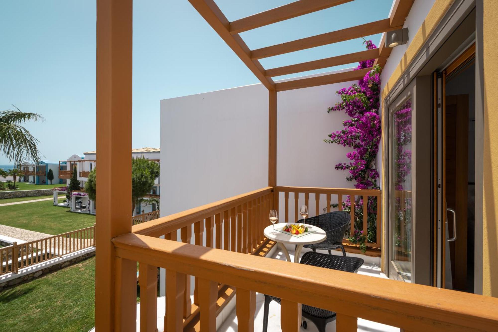 Family Bungalow Garden View Outdoor Whirlpool Spa Jazzi
