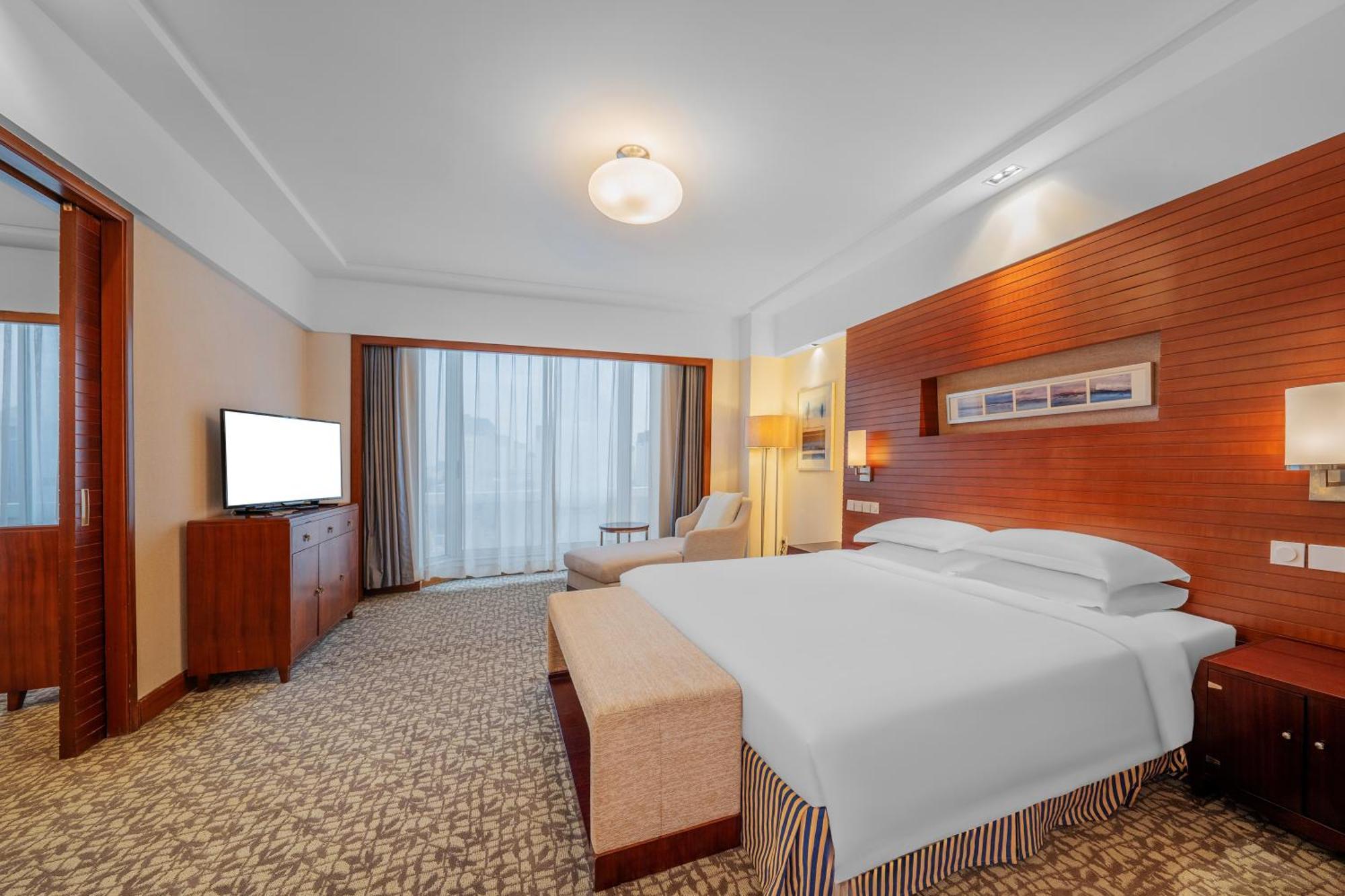 Business King Suite