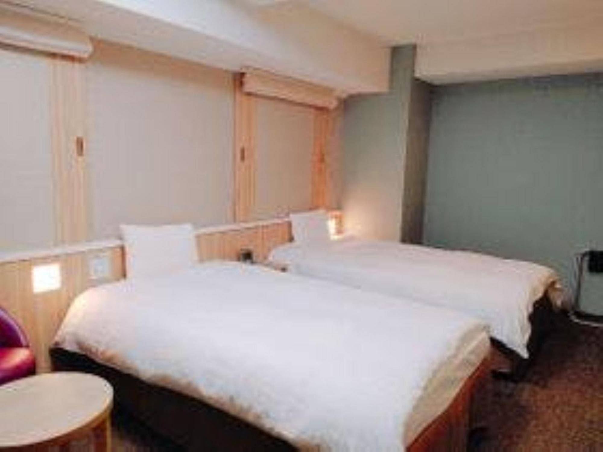 Twin Room - Non-Smoking