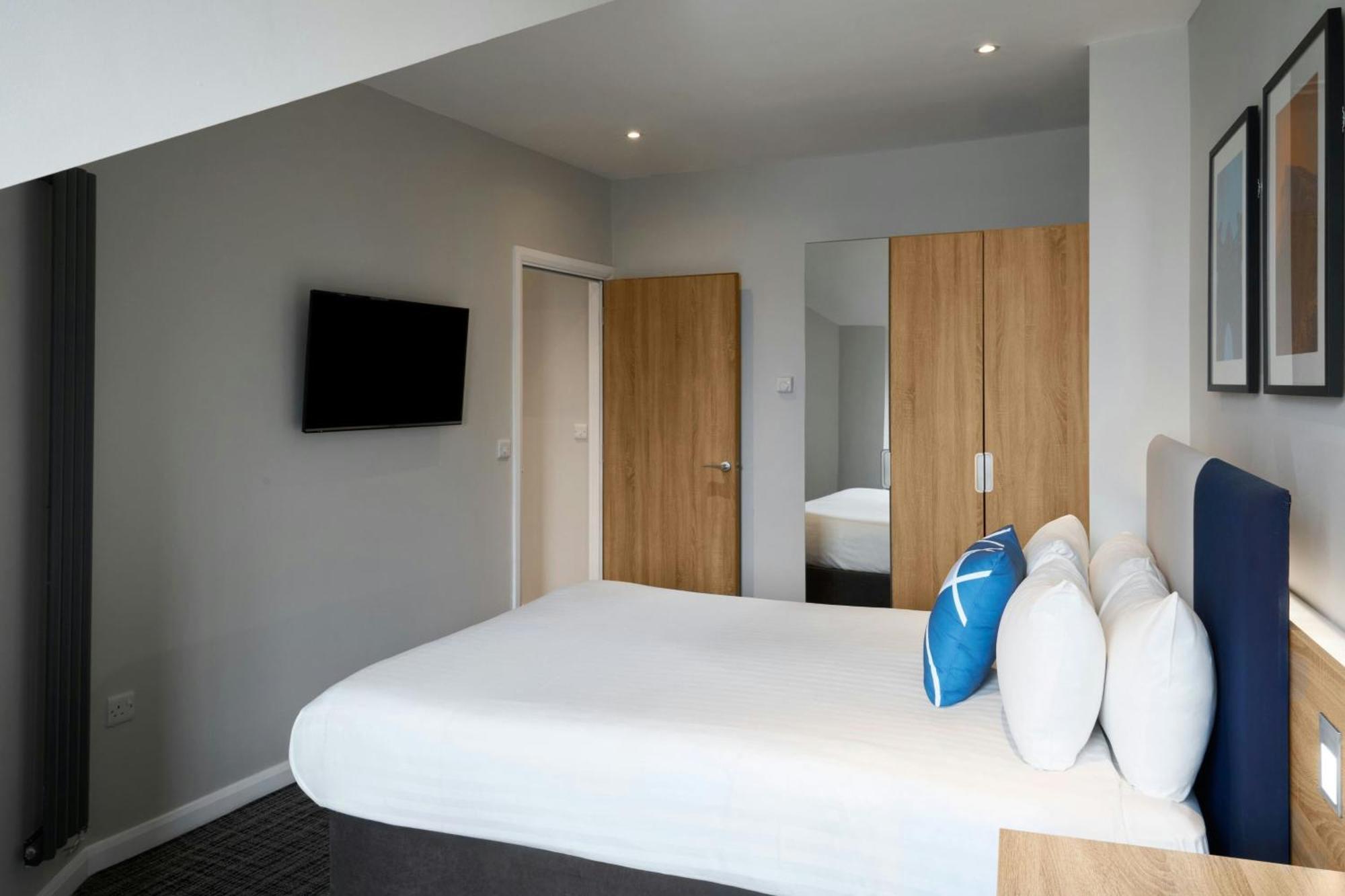 Estudio con 1 cama doble y sofá cama