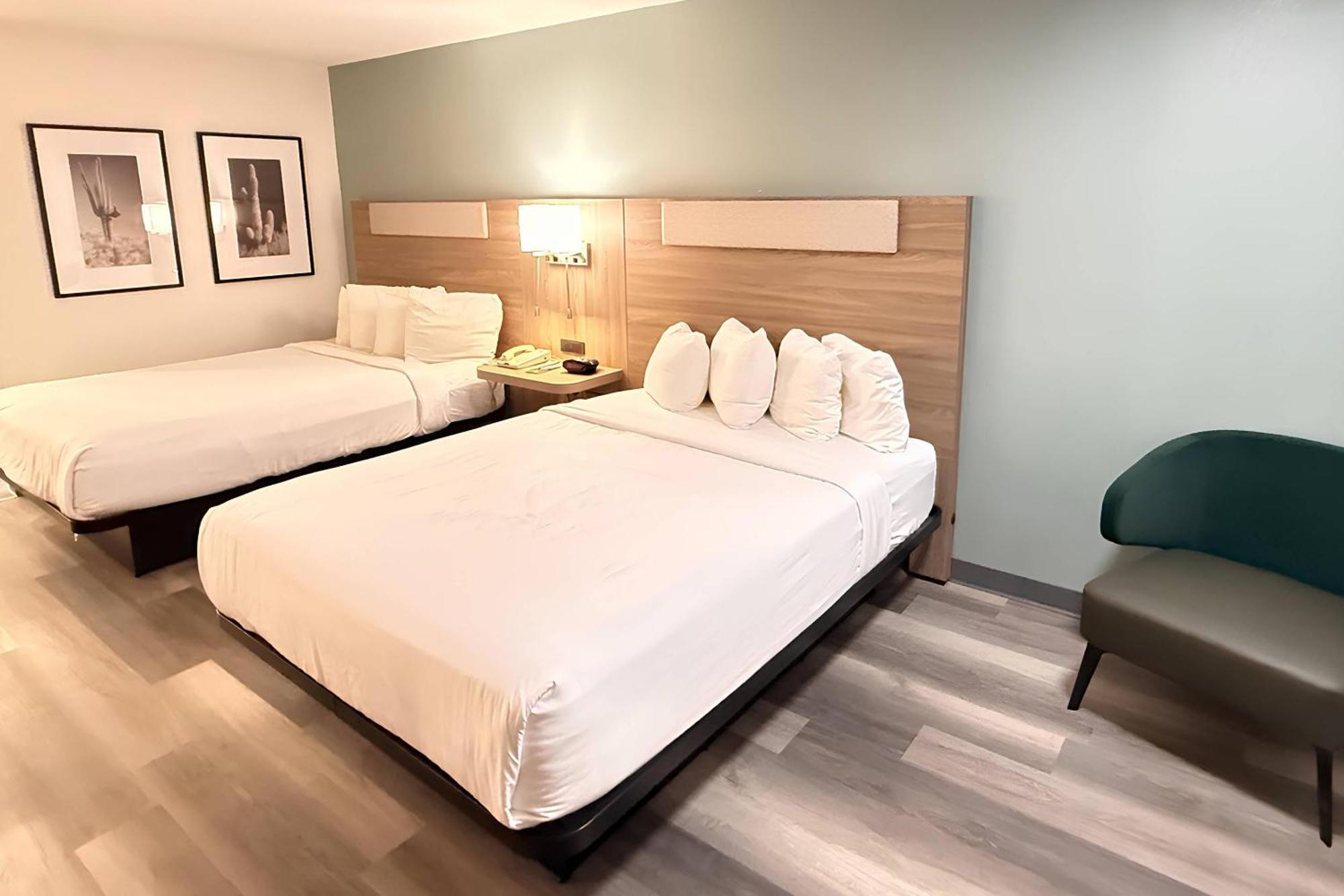Queen Room with Two Queen Beds - Non-Smoking