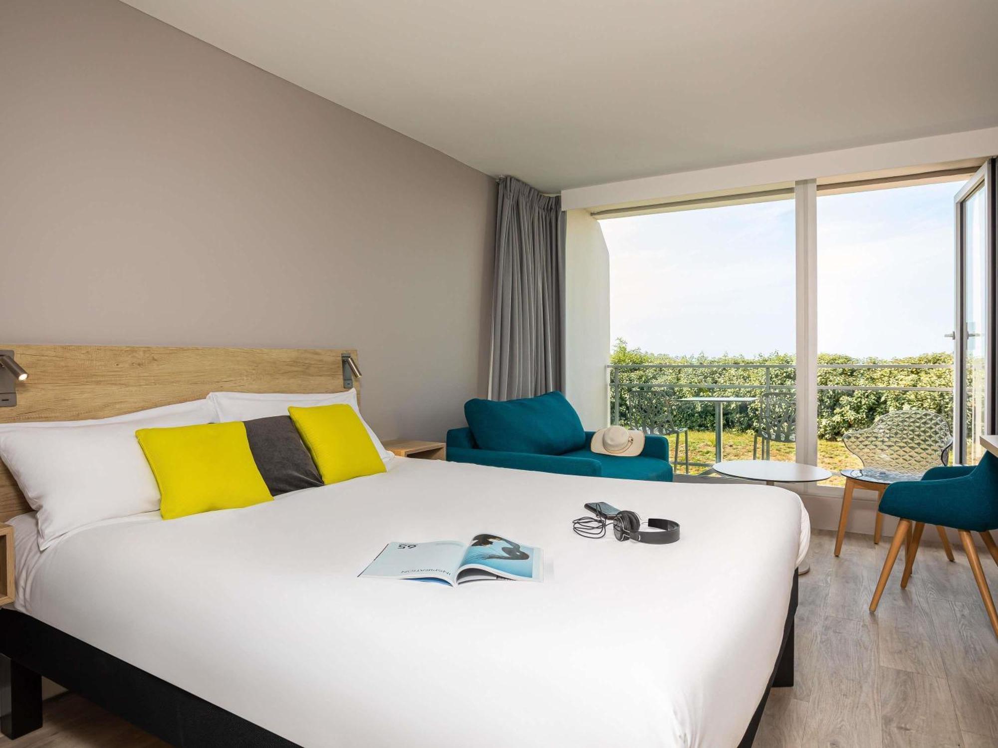 Standard Twin Room Balcony Sea View