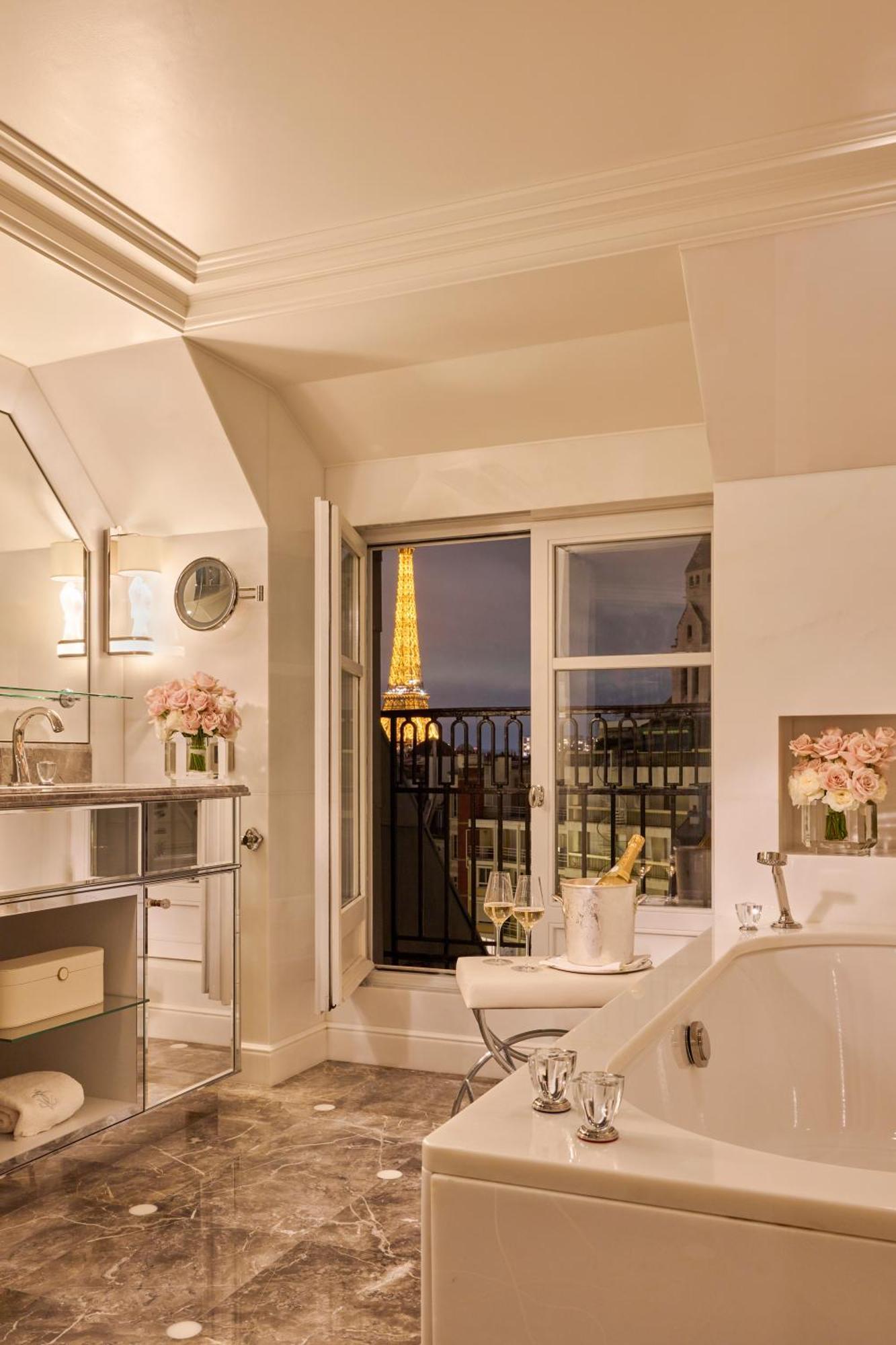 Duplex Suite City View King Bed