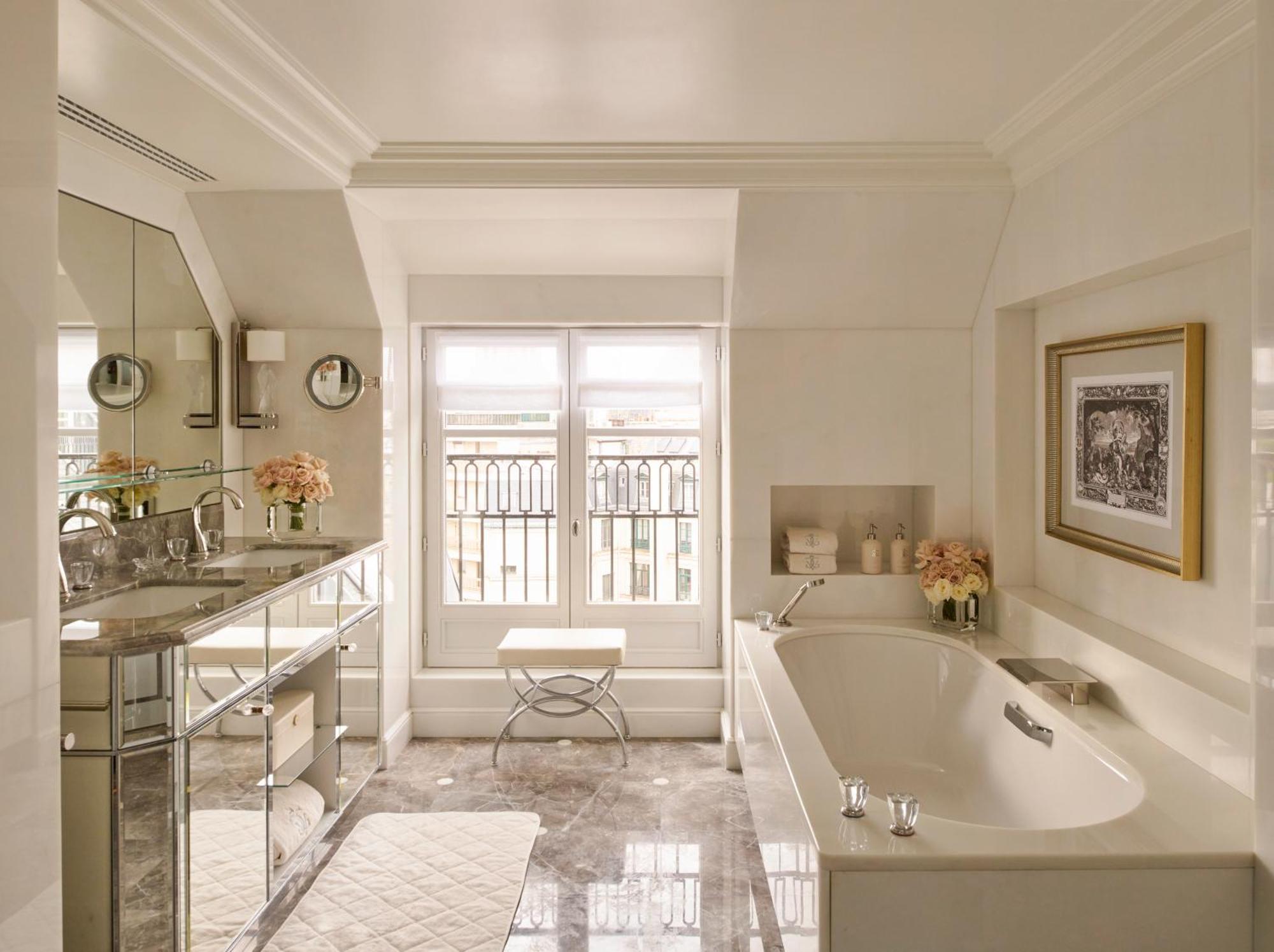 Duplex Suite City View King Bed