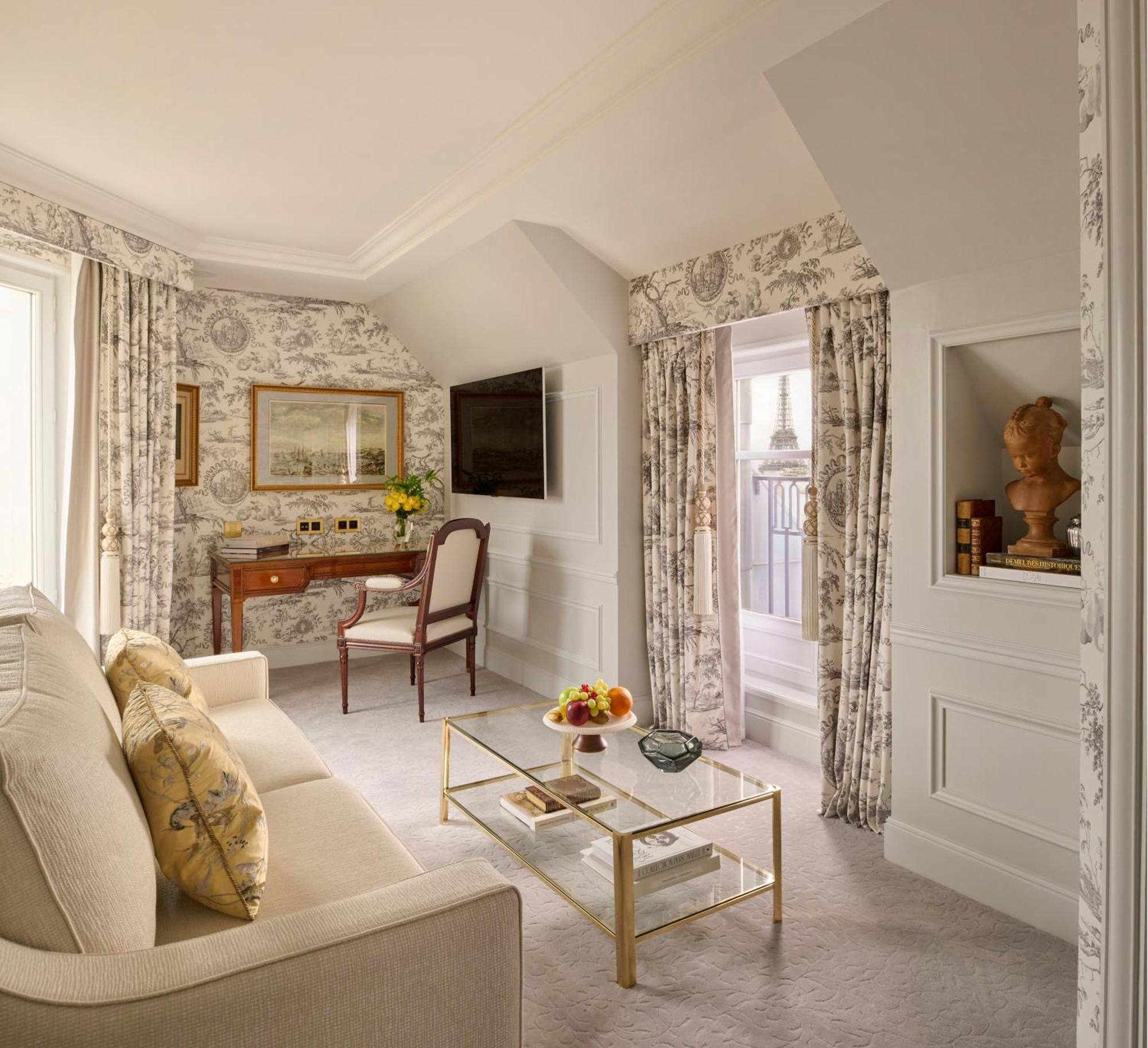 Duplex Suite City View King Bed