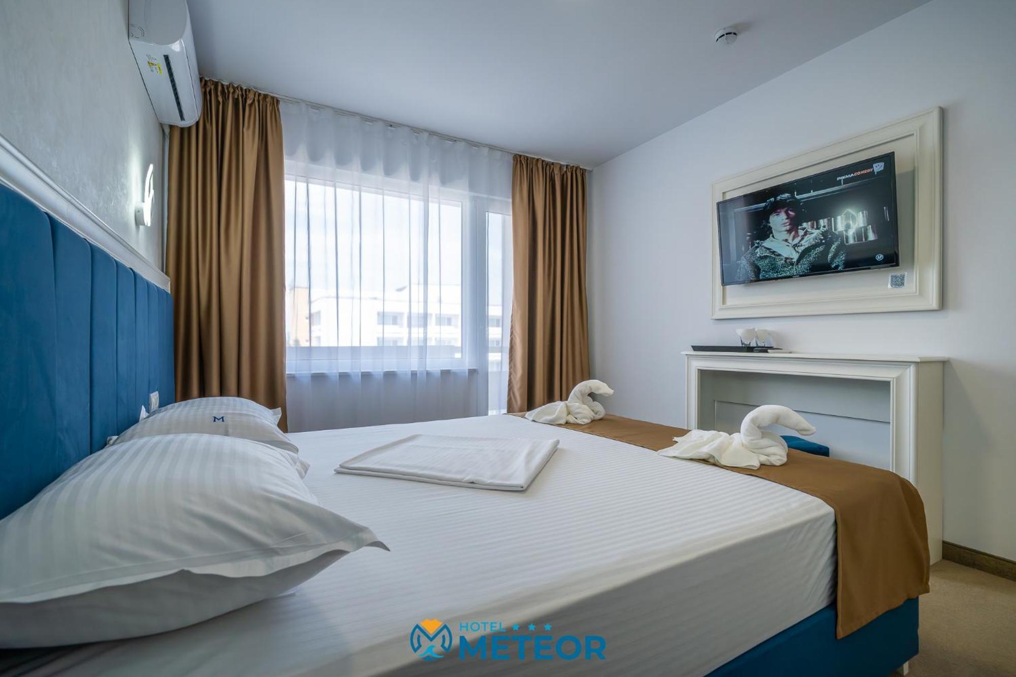 White Deluxe Double Room