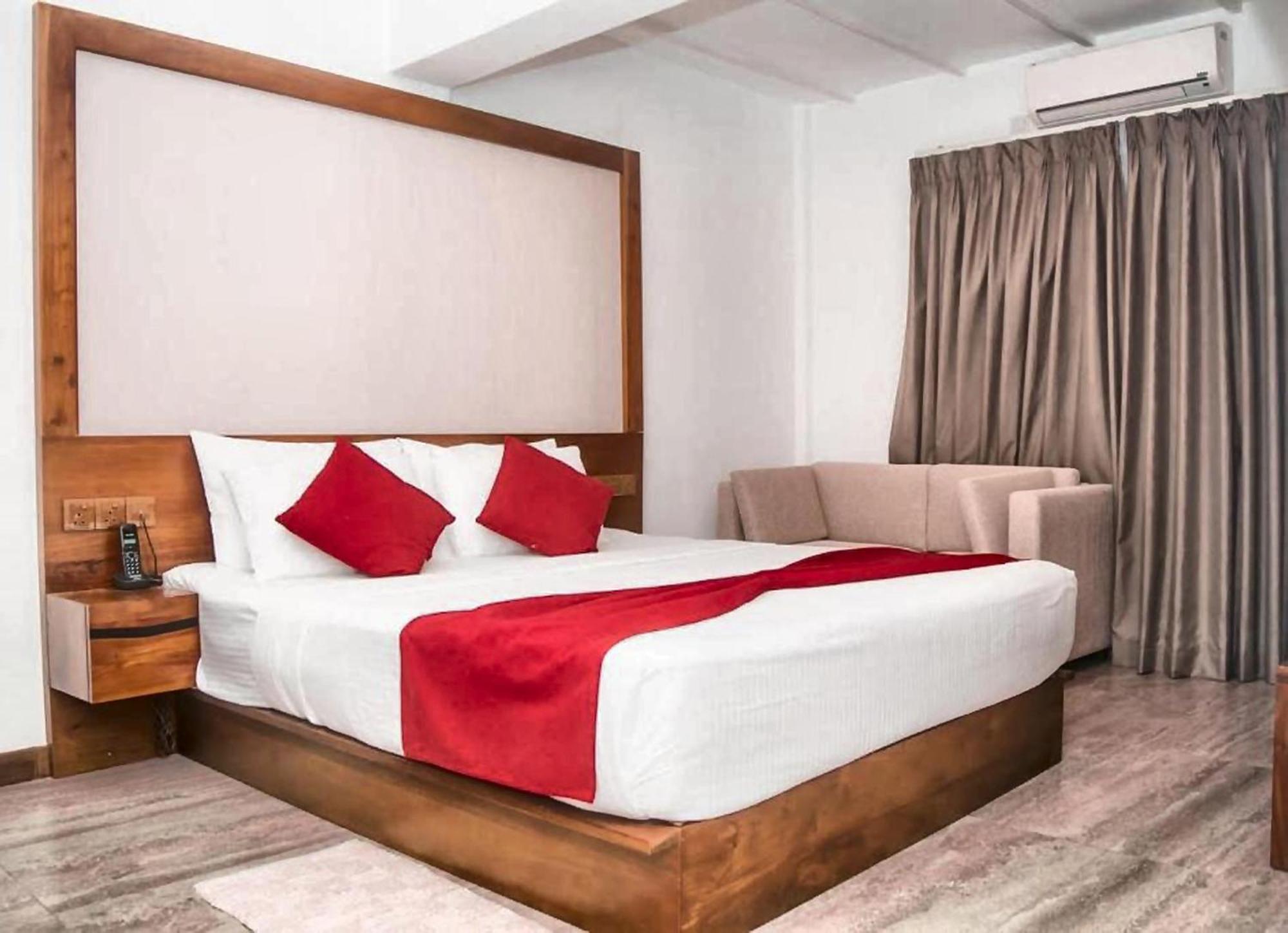 Deluxe Double Room Bath