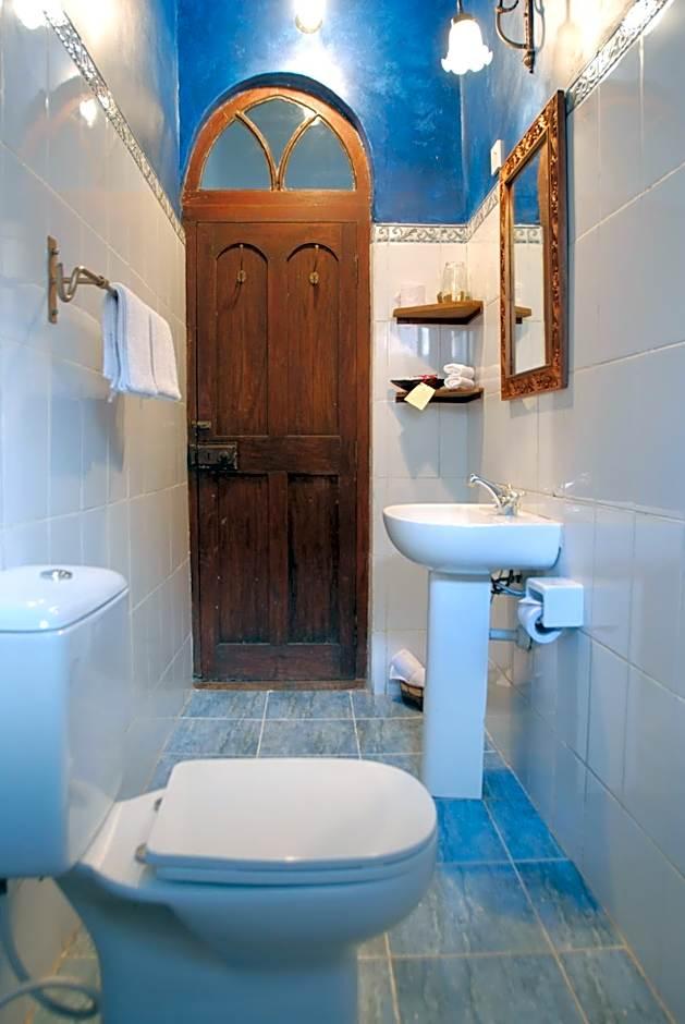 Tweepersoonskamer met een Eigen Externe Badkamer