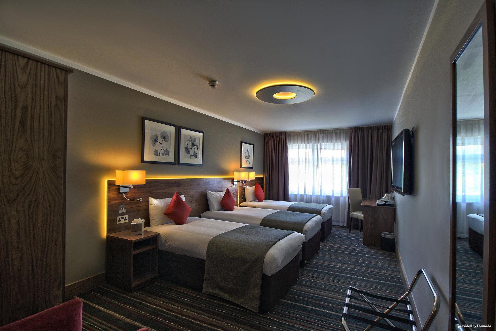 Standard Room With Three Single Beds