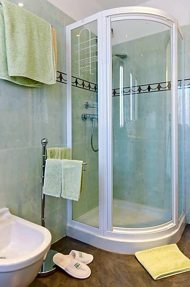 Superior Double or Twin Room with Balcony and  Lake View