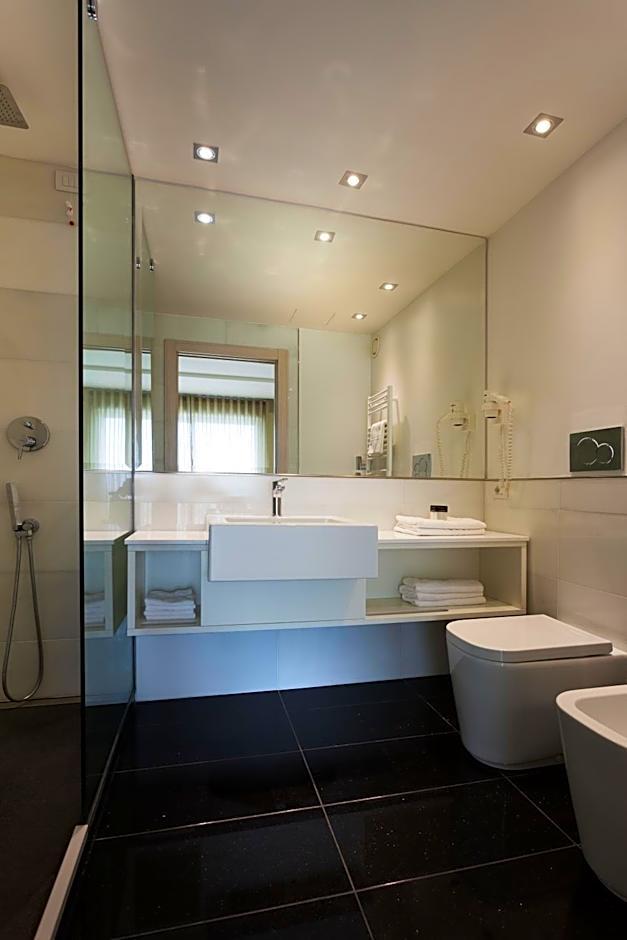 Superior Double Room with Balcony and Sea View