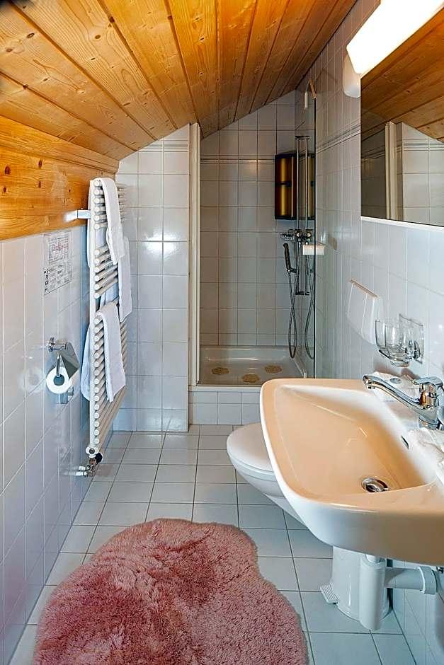 Quadruple Room Private Bathroom