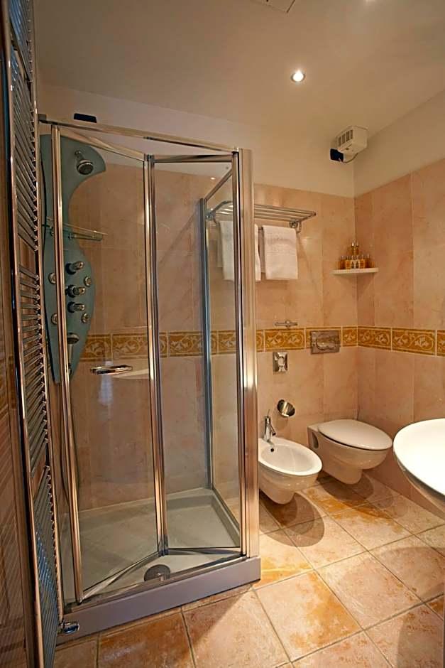 Double or Twin Room with City View