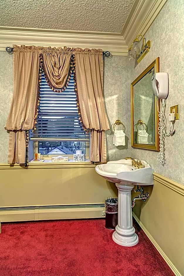 Queen Room