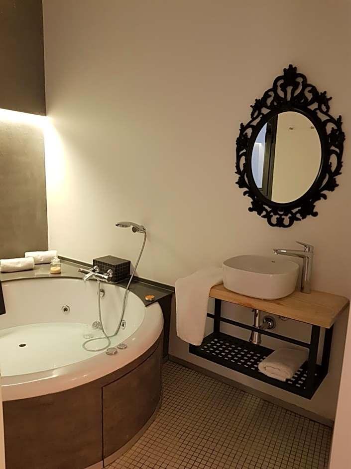 Deluxe Apartment jacuzzi