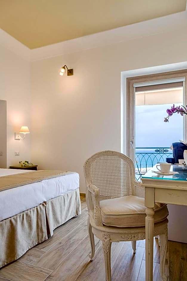 Deluxe Double Room with Sea View