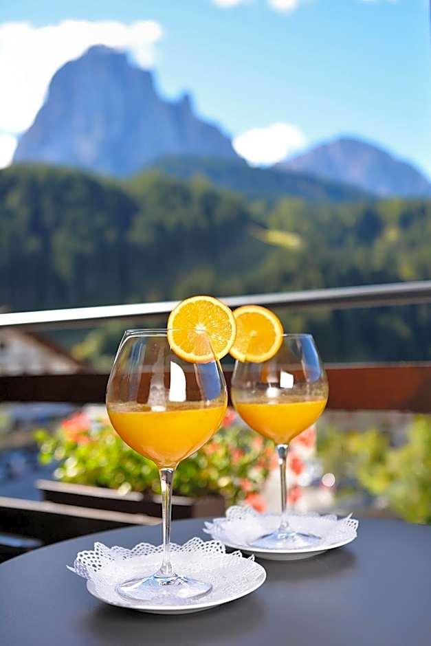 Alpina Double room with balcony with Mountain view