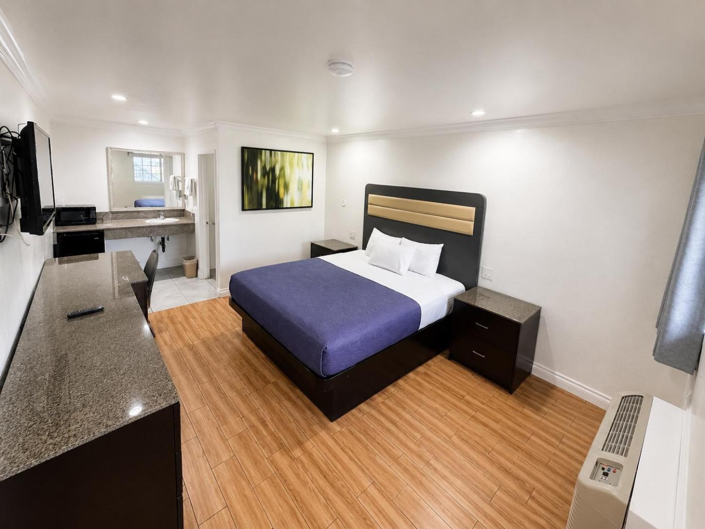 Deluxe King Room