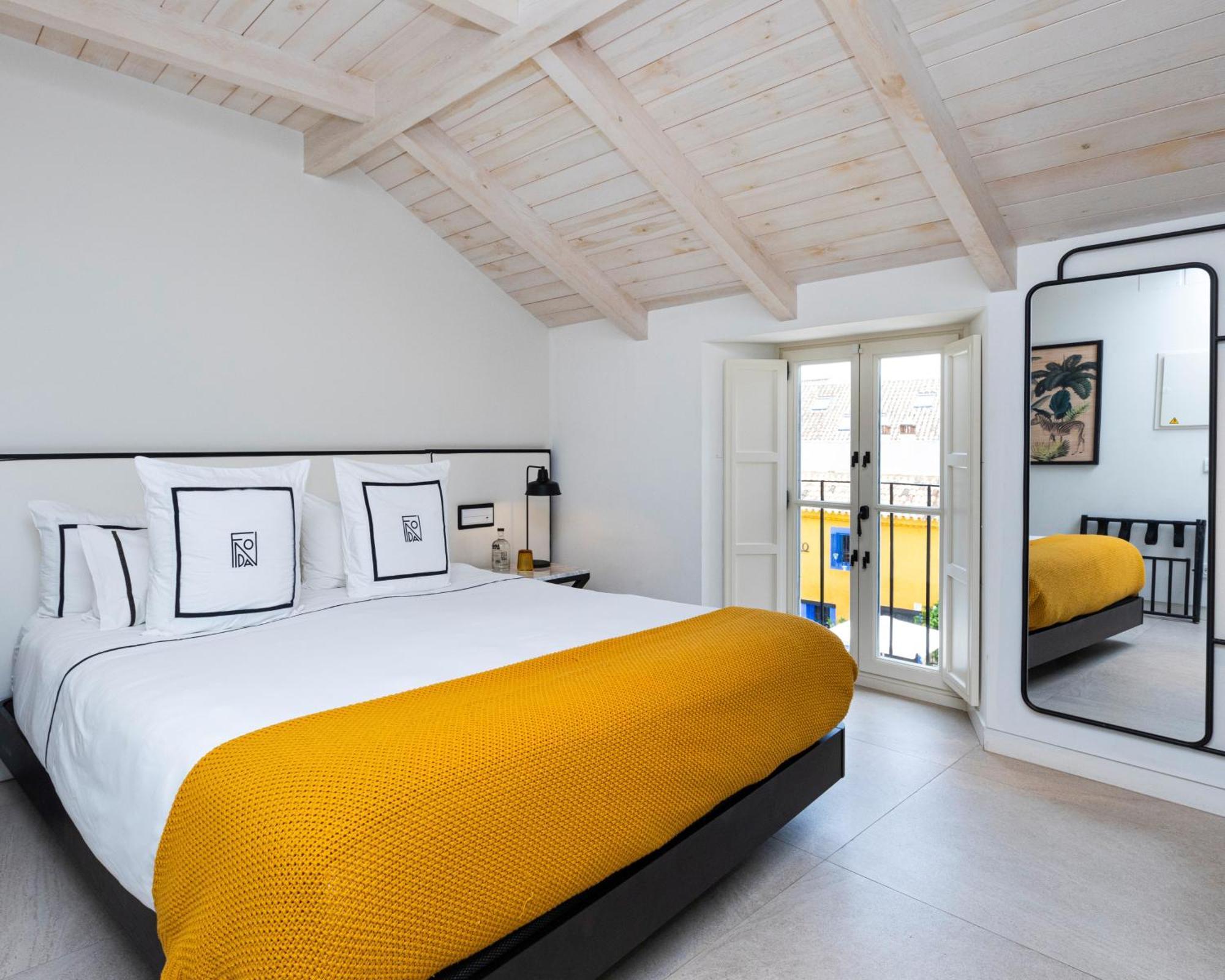 Deluxe Double or Twin Room with City View